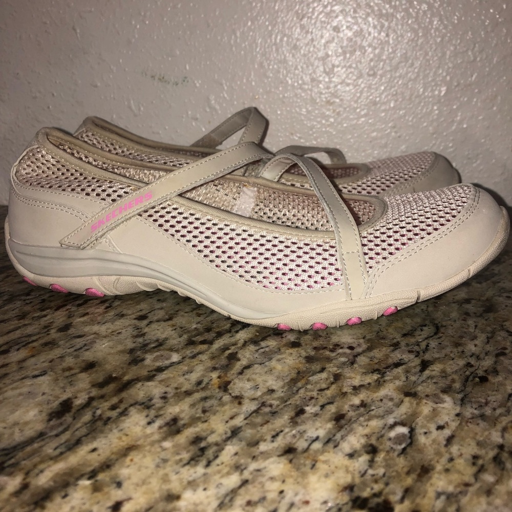Skechers Mary Janes Shoes Women's Size 8.5 Off-White Strappy Mesh & Suede Flats